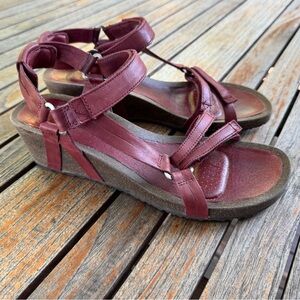 Teva Ysidro Wedge Strappy Sandals Women 10M Oxblood Red Leather
